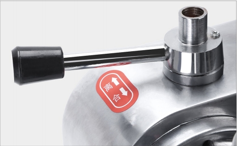 POTENTE PICADORA Y CORTADORA DE CARNE